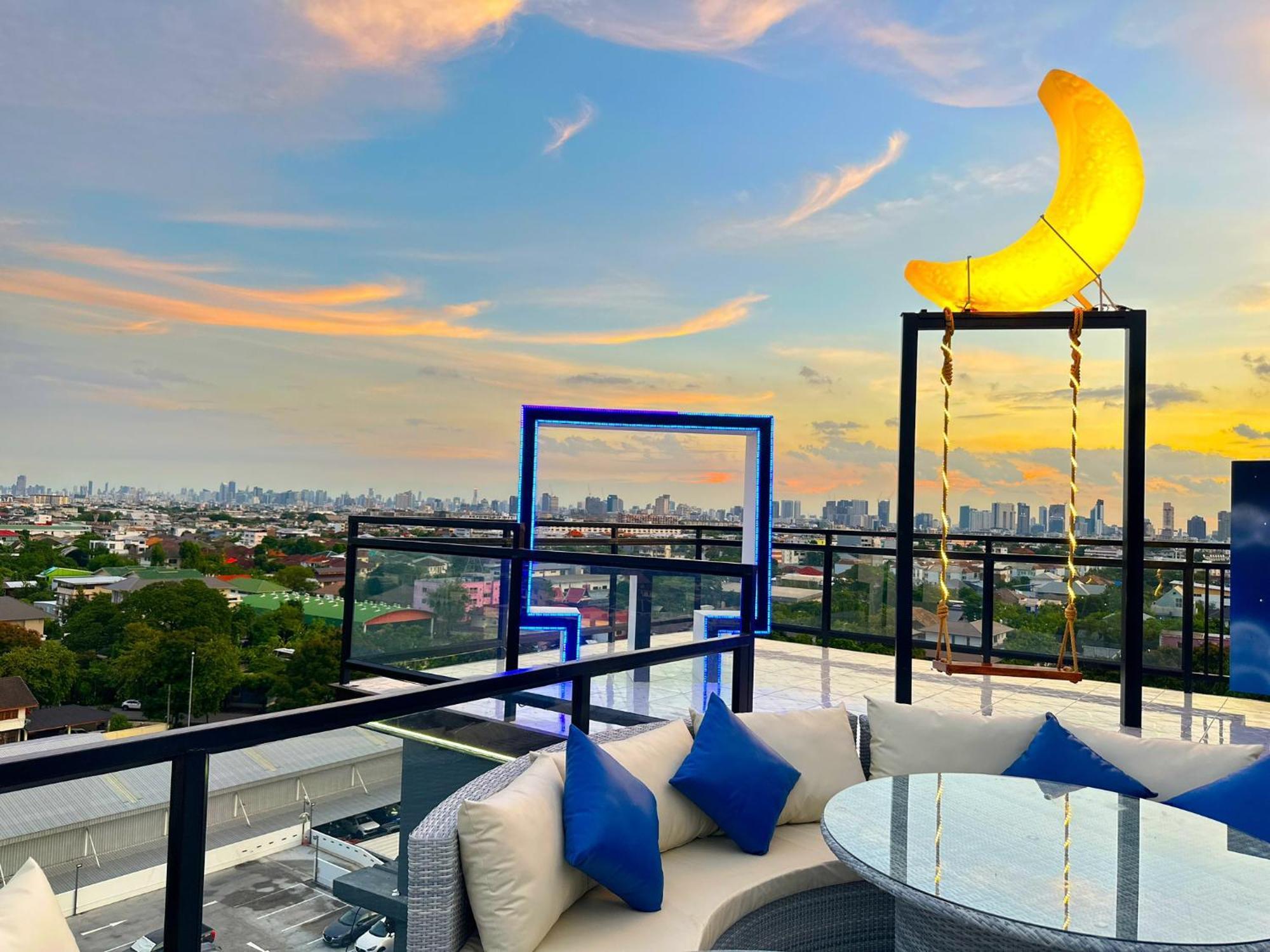 Sky Dome Resotel - โรงแรมสกายโดม รีโซเทล 5* Bangkok