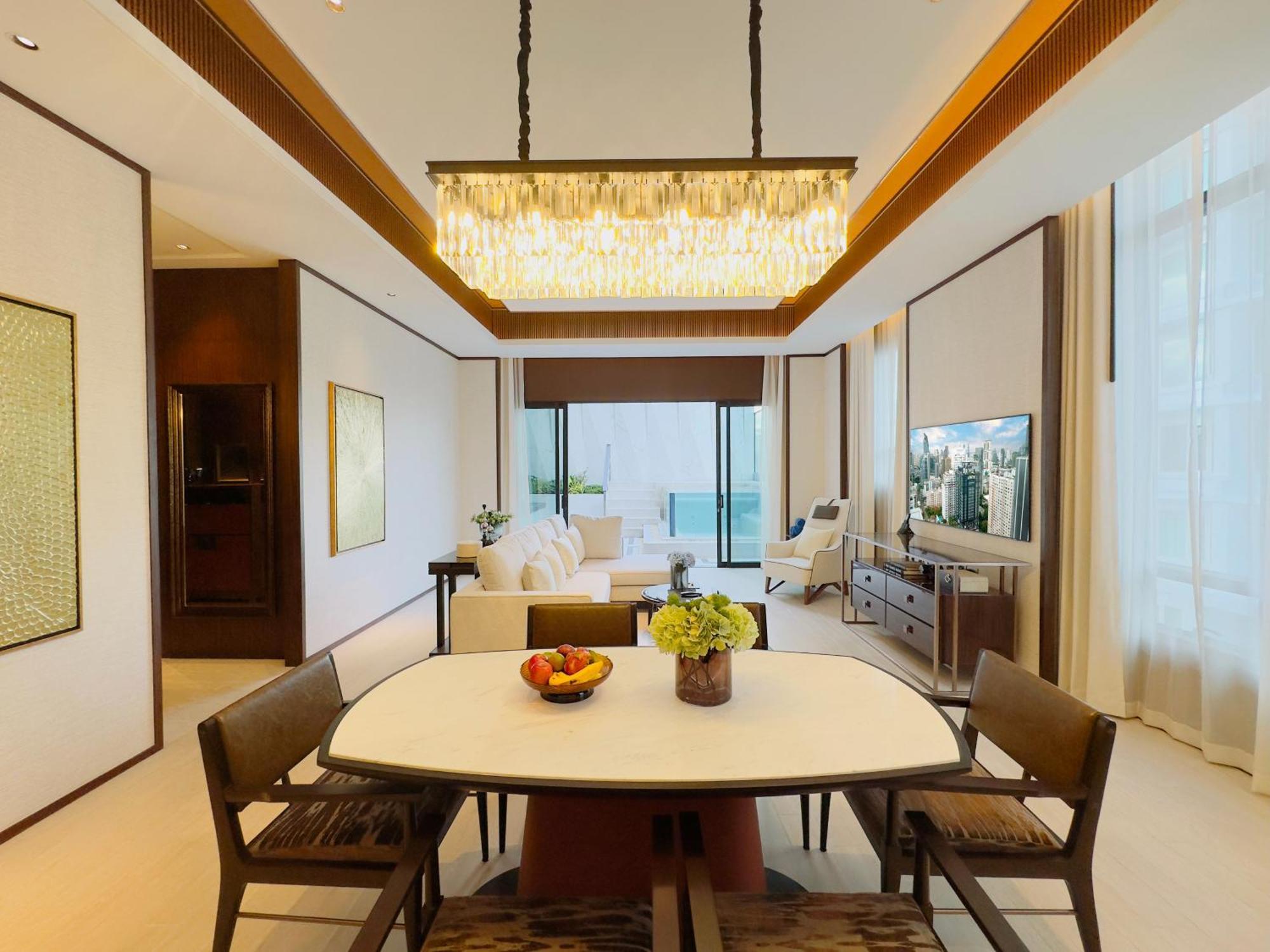 Silq & 5* Bangkok