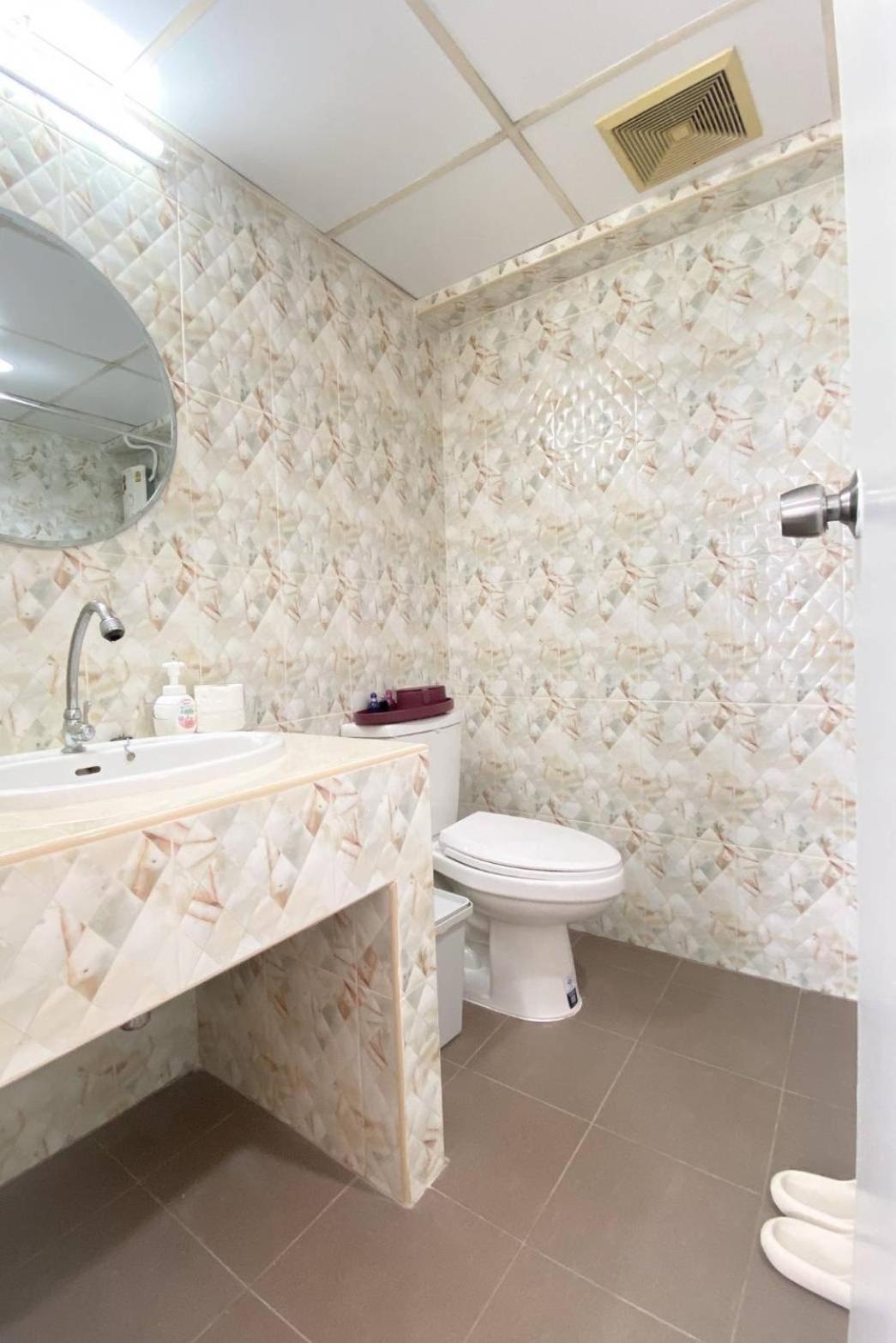 Cozy 1br Walk To Bts And Airport Rail Link Close To Malls T Căn hộ *