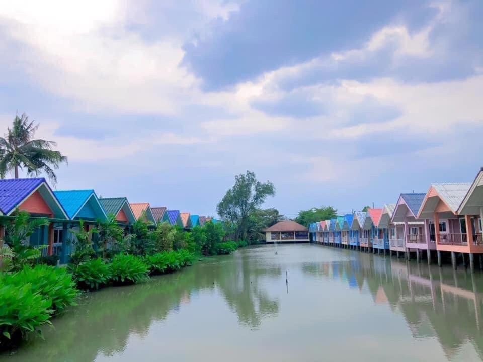 Baan Chay Namm Khách sạn 3*