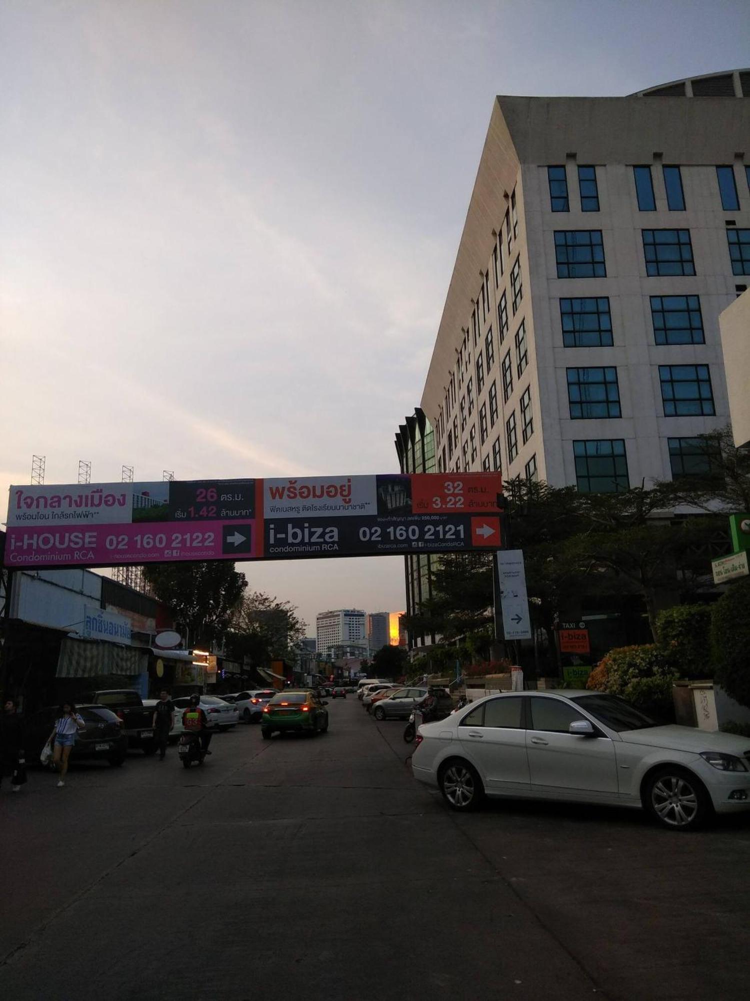 Savi Premium 1 Near Bkk Piyavet Hospital Hébergement de vacances *