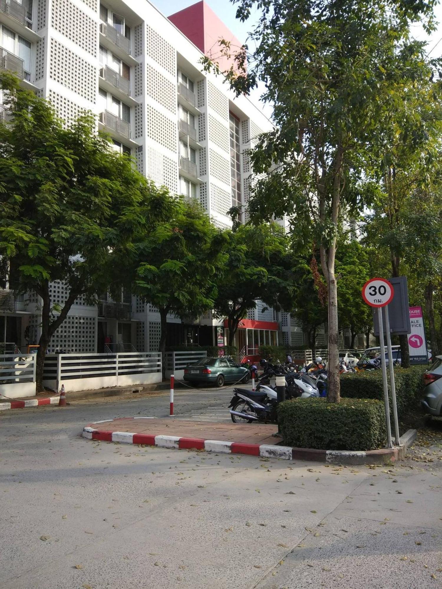 Savi Premium 1 Near Bkk Piyavet Hospital Hébergement de vacances *