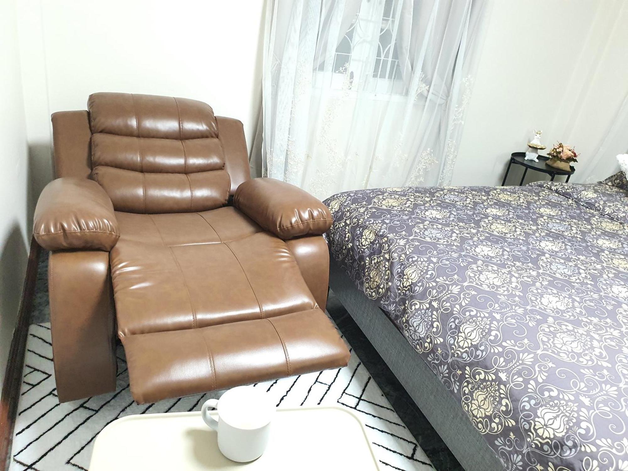 3 Bedroom Cozy Skytrain View Bkk Taman liburan *
