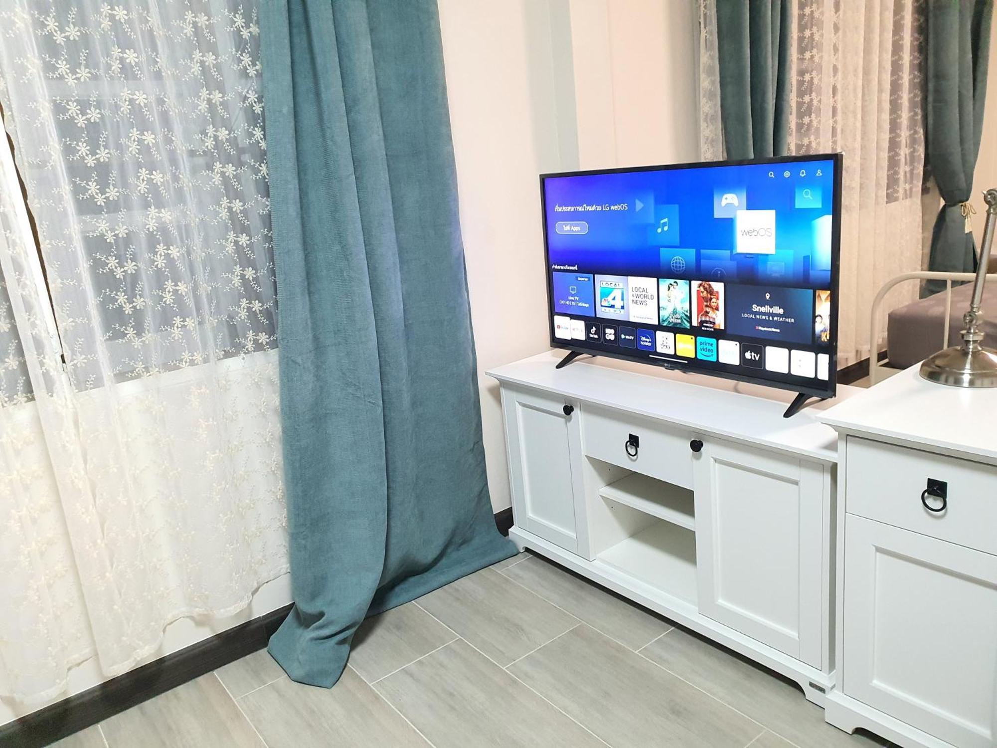 Taman liburan 3 Bedroom Cozy Skytrain View Bkk *
