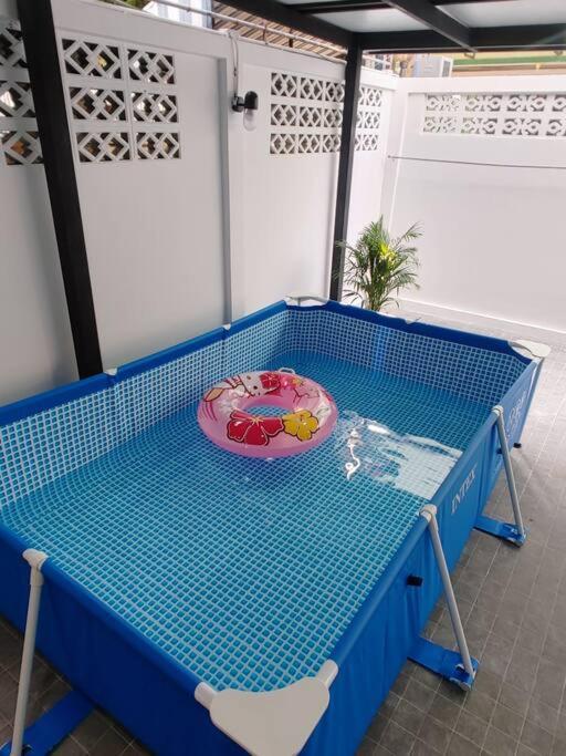 辉煌夜市 4房泳池花园别墅 订4日提供免费接机 Holiday home *