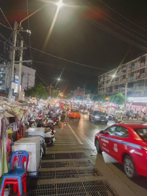 辉煌夜市 4房泳池花园别墅 订4日提供免费接机 Holiday home