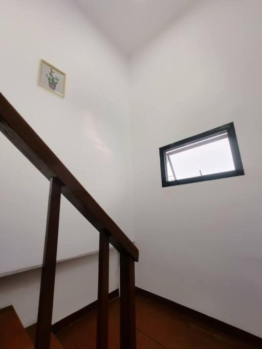 辉煌夜市 4房泳池花园别墅 订4日提供免费接机 Holiday home