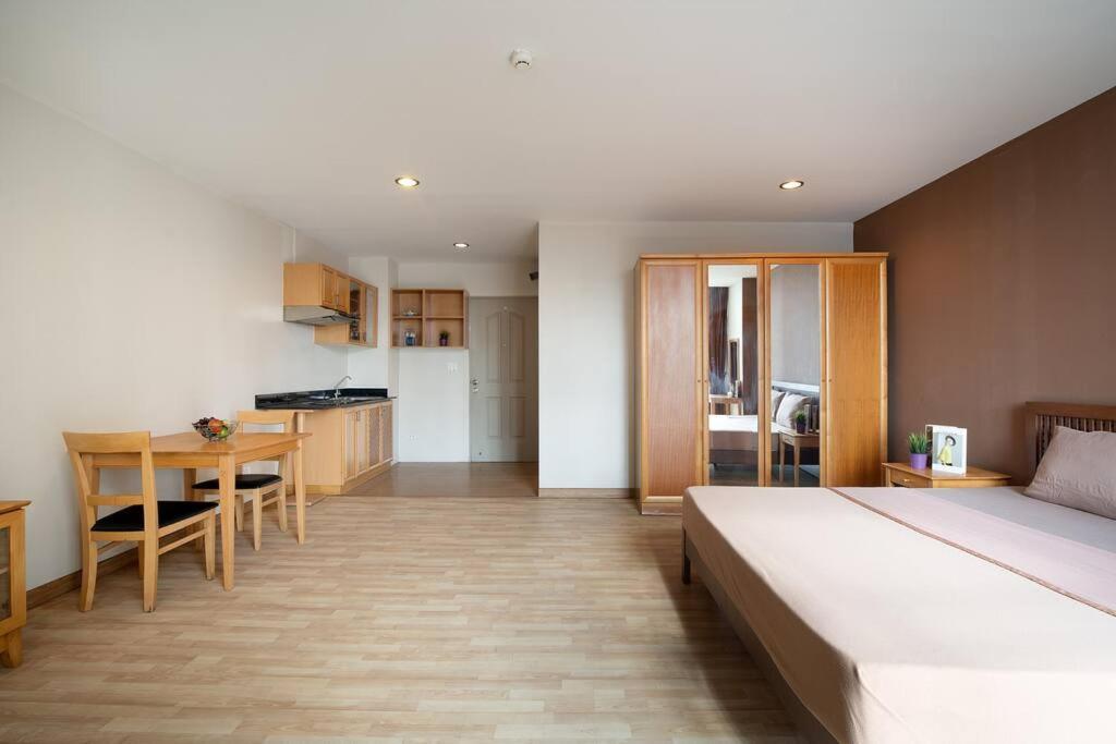 Appartamento 181 Ekkamai Minimal Bangkok