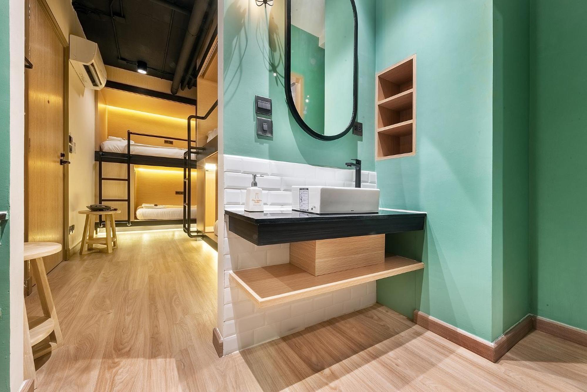 Phra Nakhon Poshtel Albergue