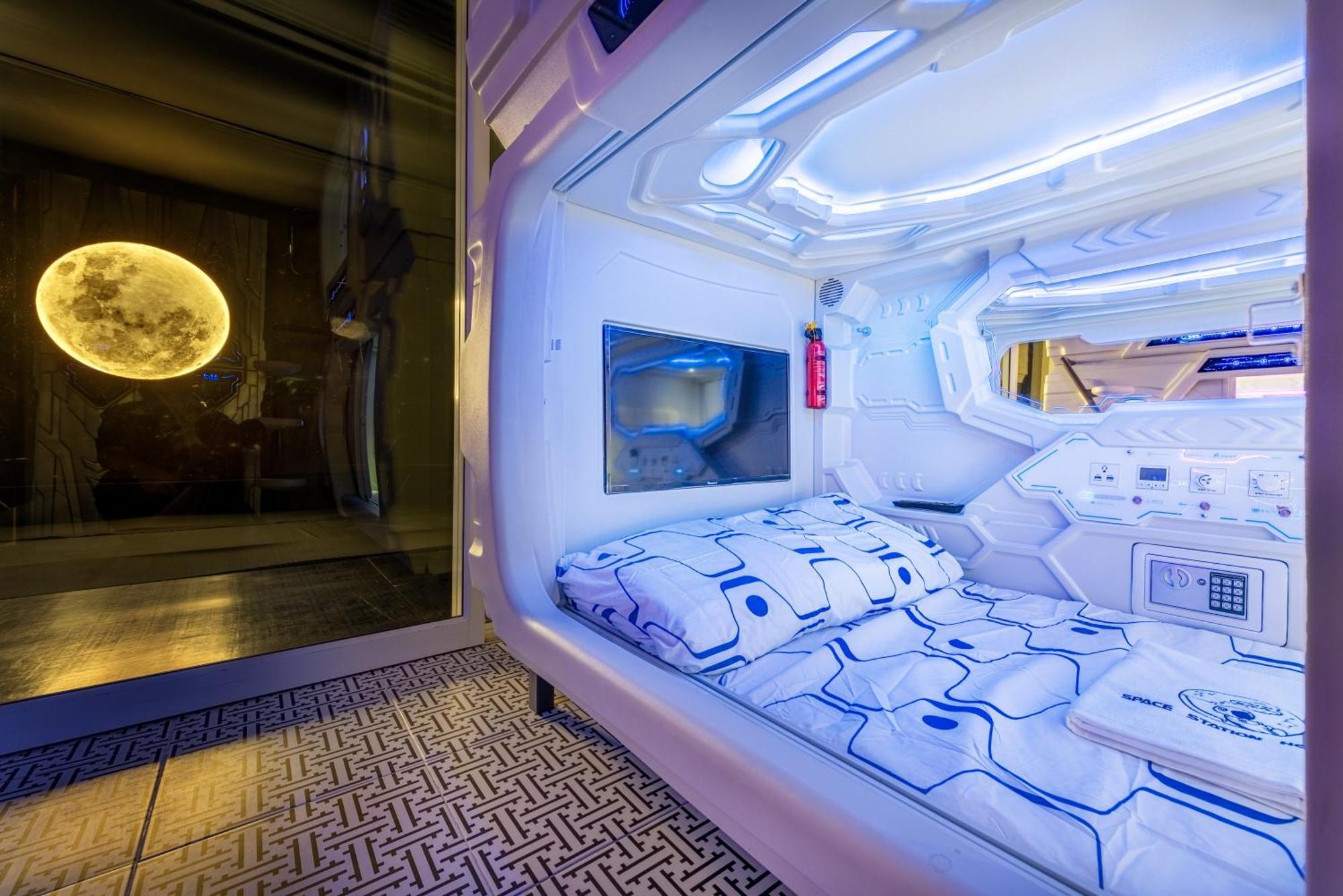 Space Station Asrama Bangkok