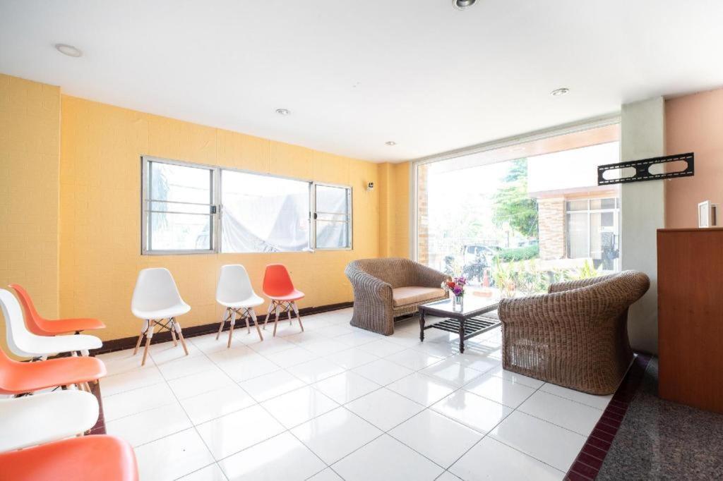 Hotel Oyo 519 B Min Airport 2*