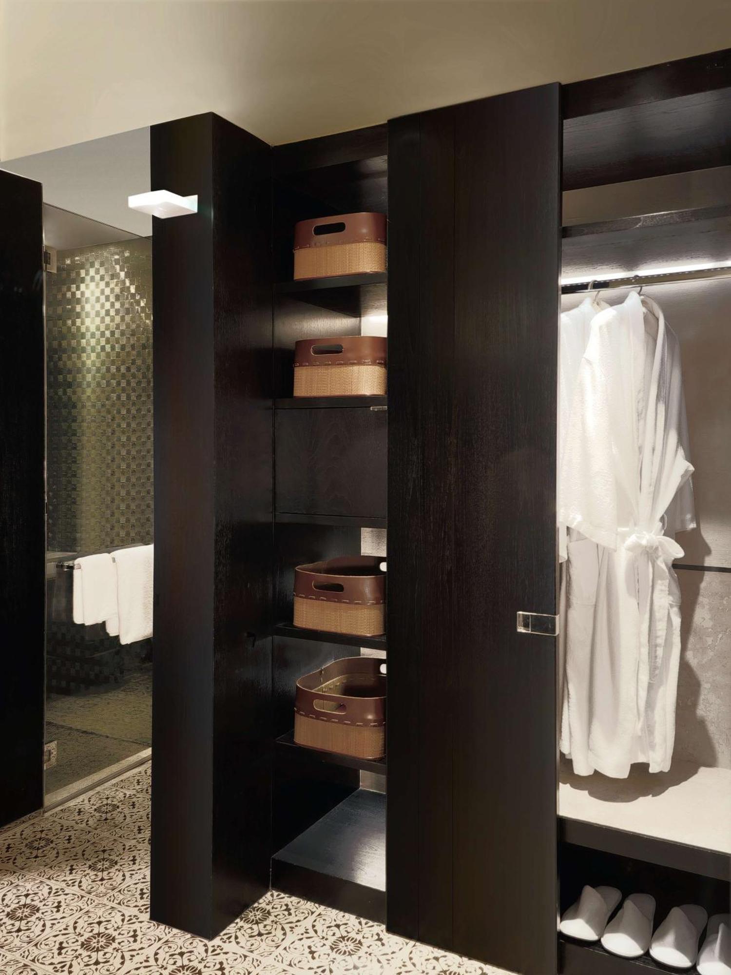 Grand Hyatt Erawan Khách sạn