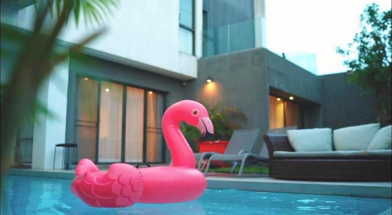 Villa Luxury Pool 107 *