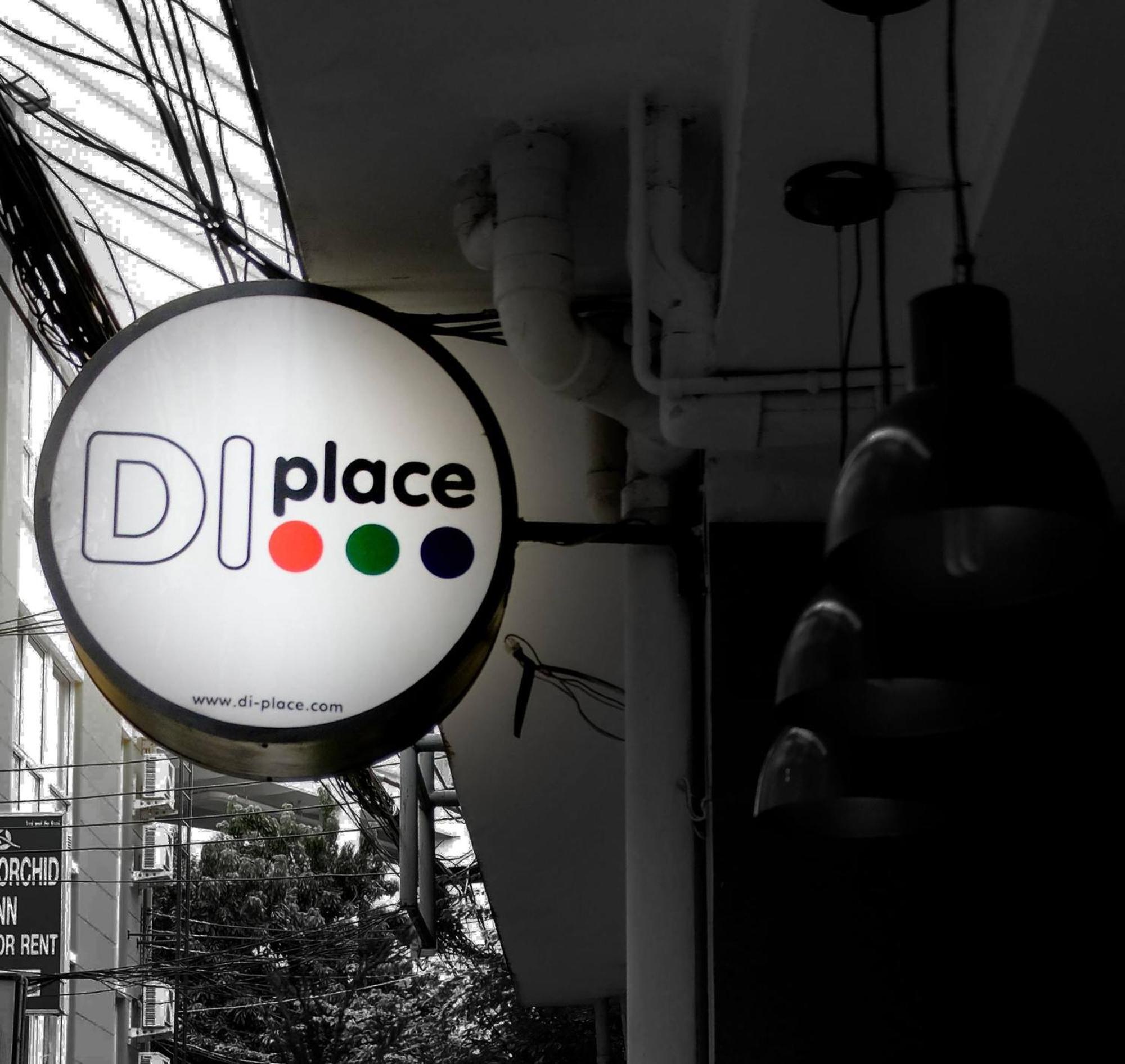 Khách sạn Di Place