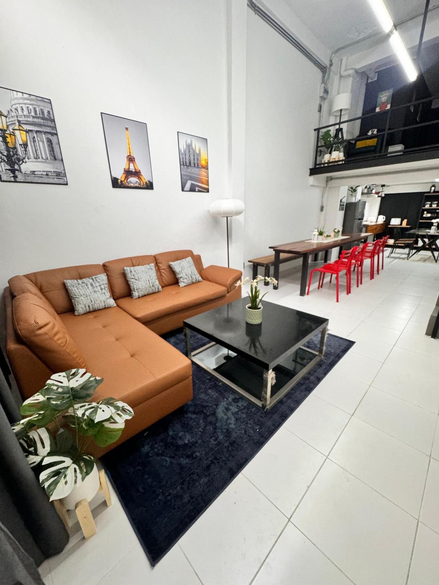Modern Sukhumvit House Near Phrakanong Bts Station Apartemen Bangkok