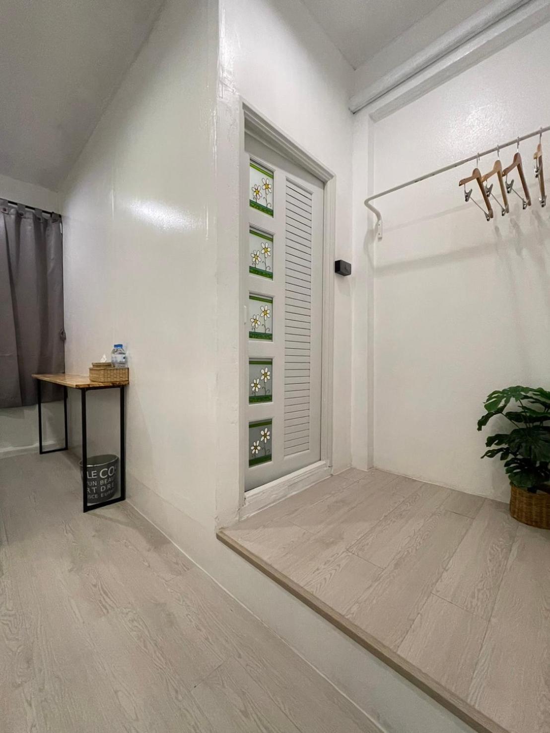Ekanek (adults Only) Ostello