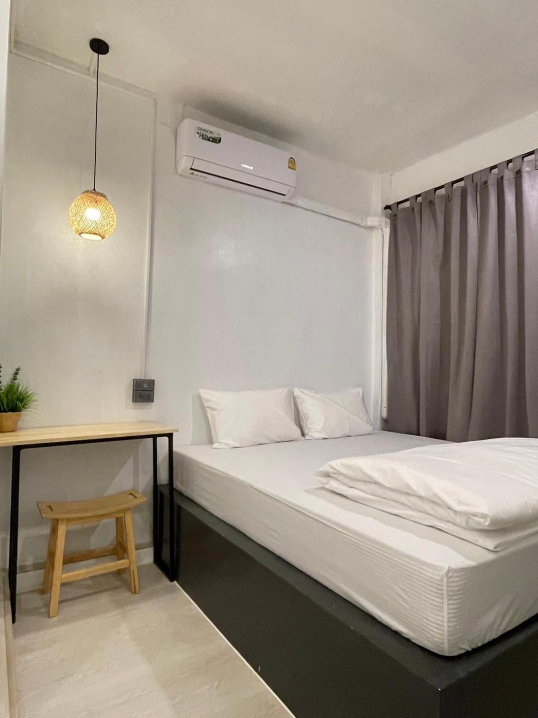 Ekanek (adults Only) Ostello Bangkok