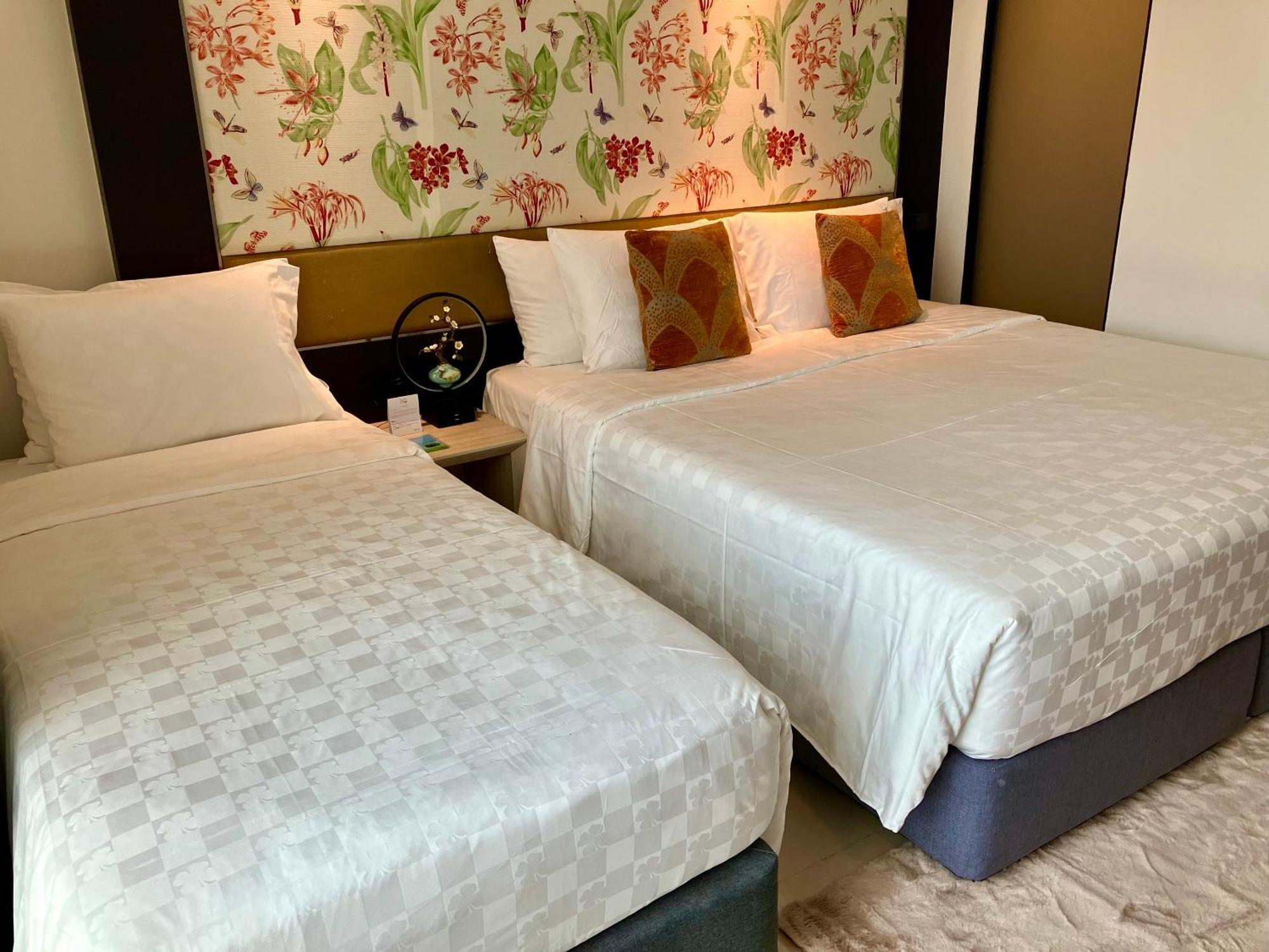 Clover Asoke Hotel 4*