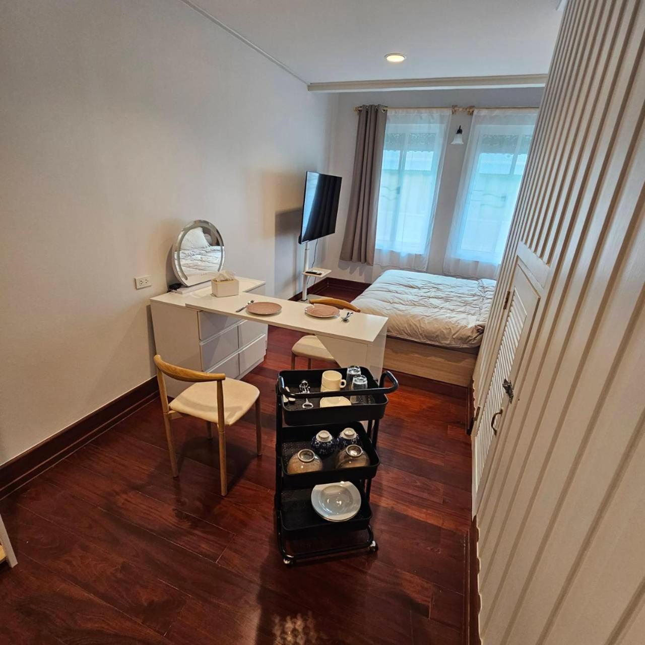 Homie Workcation At China Town Apartment *