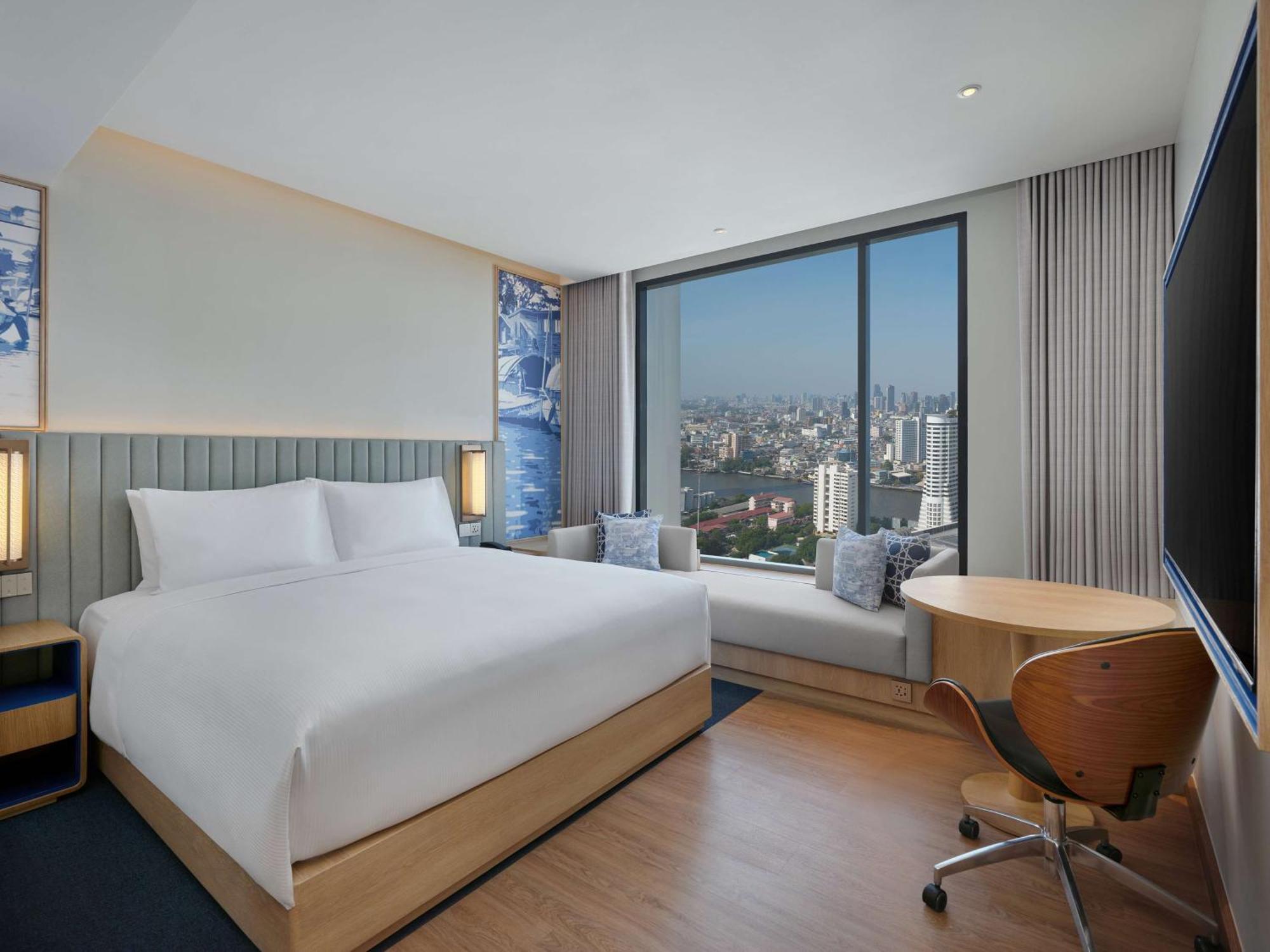 Hilton Garden Riverside Hotel 4*