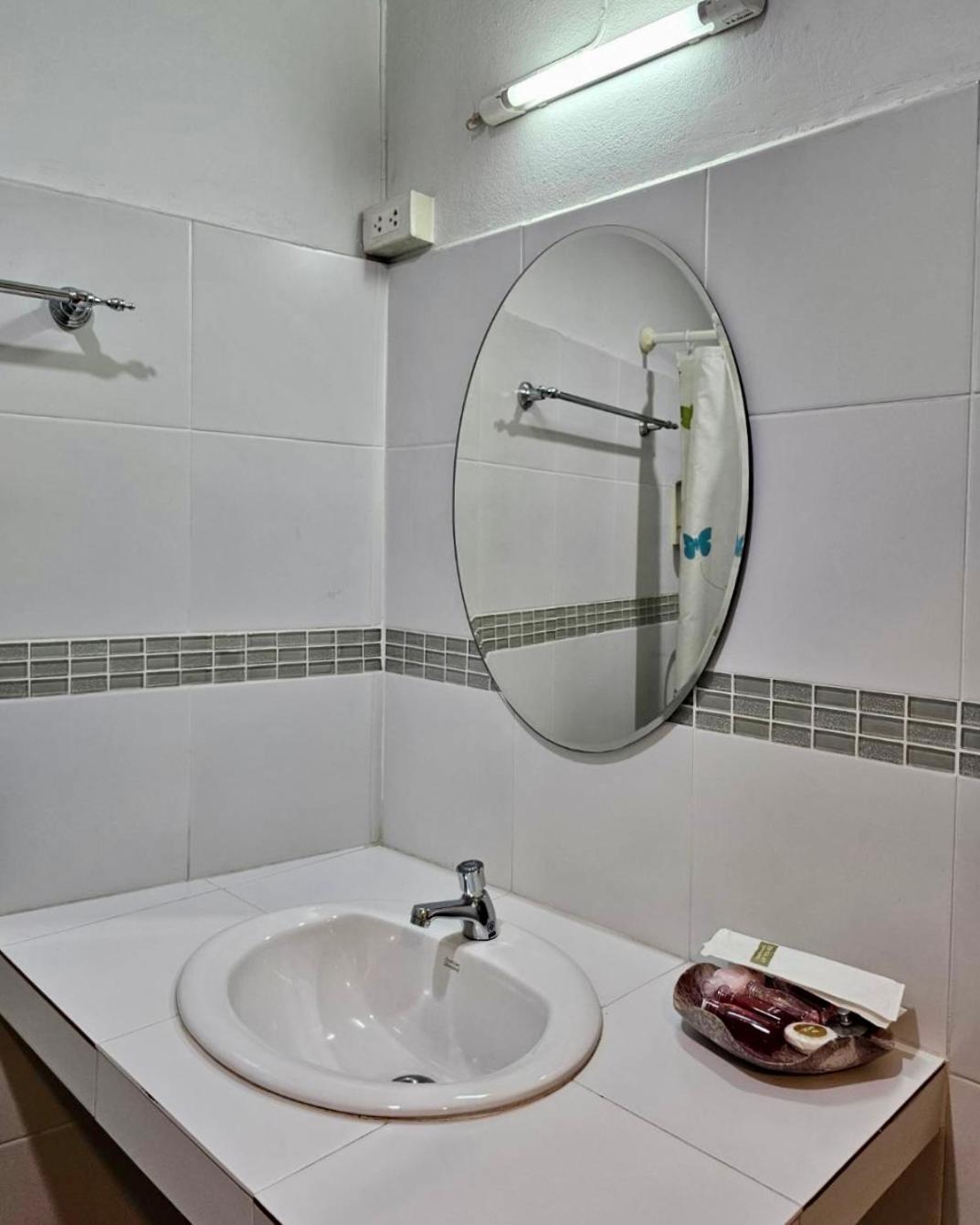 Tempat Tidur & Sarapan Baan Glang Soi Bangkok