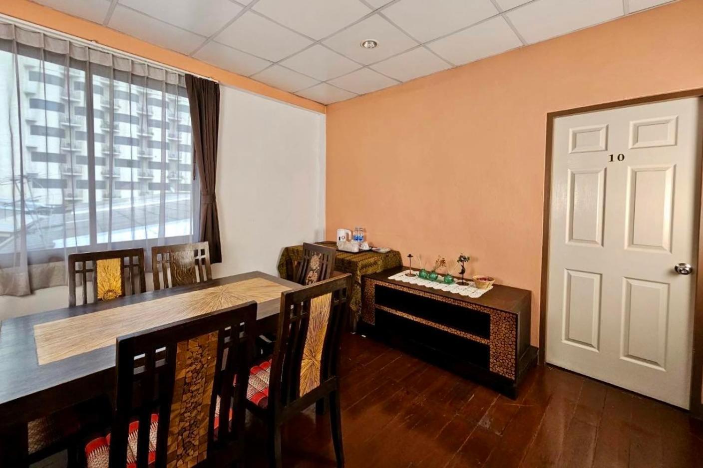 Tempat Tidur & Sarapan Baan Glang Soi Bangkok