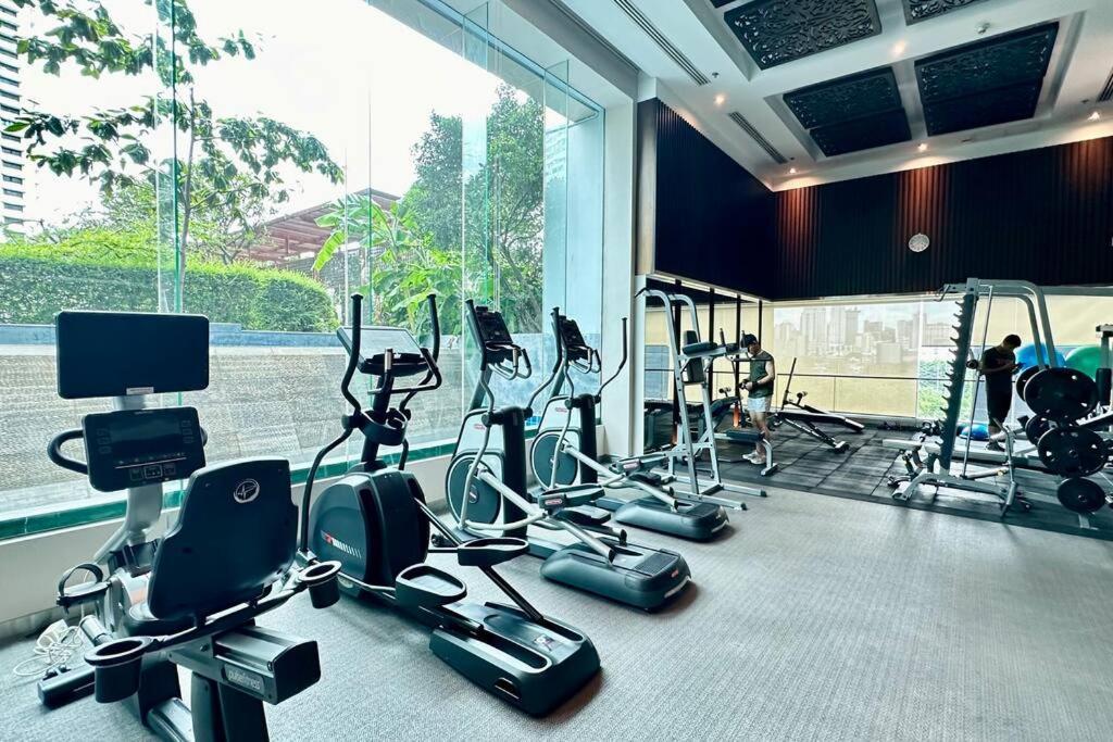 Circle Luxury View 42 Floor Apartment