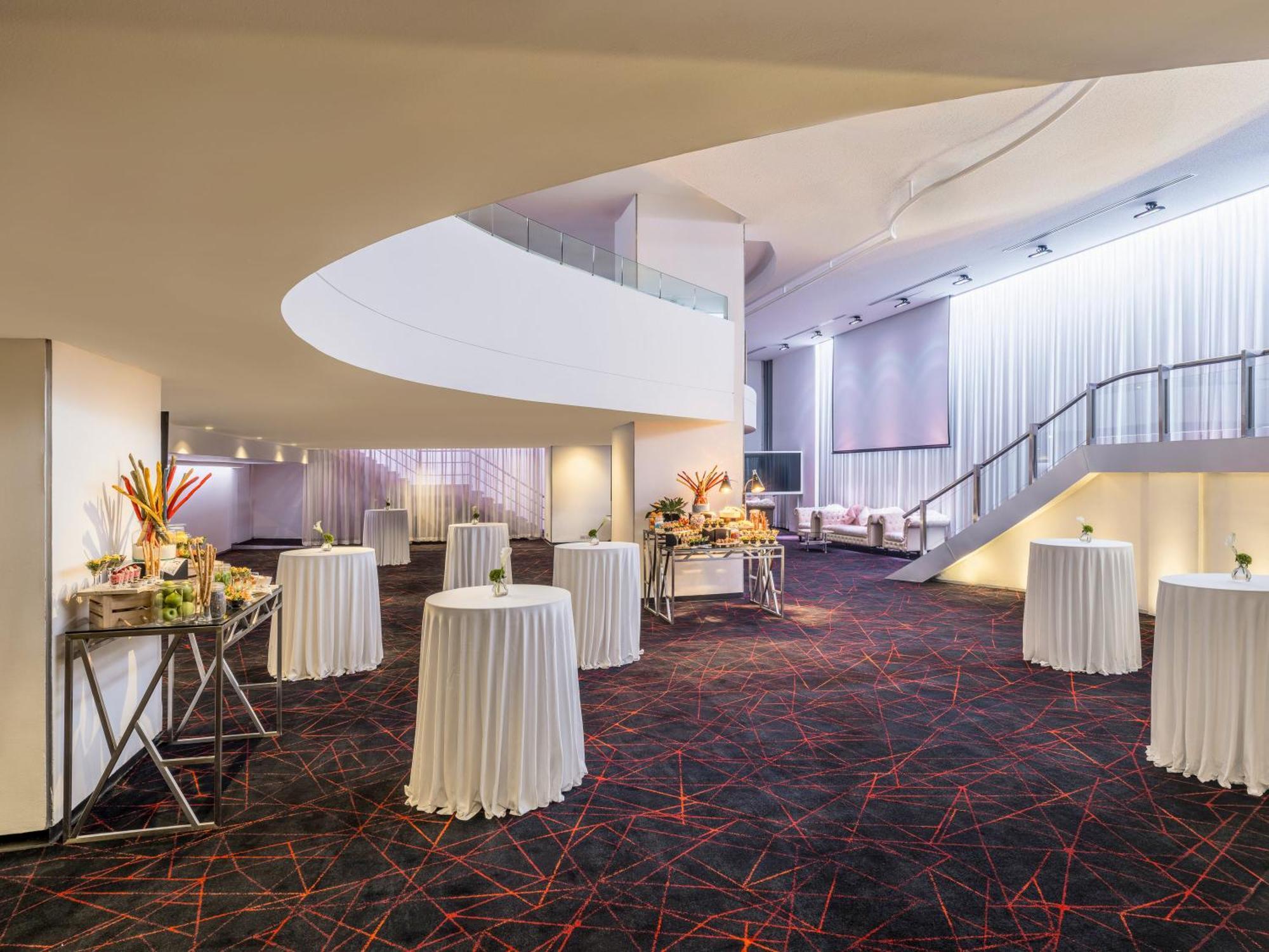 Crowne Plaza Lumpini Park By Ihg Hotell 5*