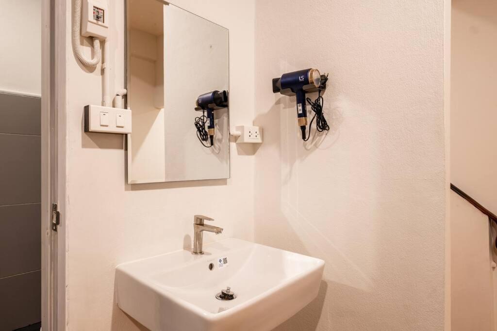 5-br With 6mins Walk To Mrt Rama 9