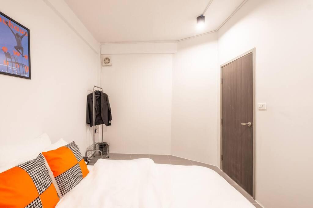 5-br With 6mins Walk To Mrt Rama 9 Bangkok