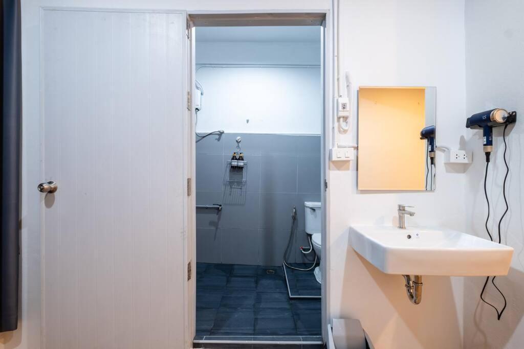 Apartment 5-br With 6mins Walk To Mrt Rama 9