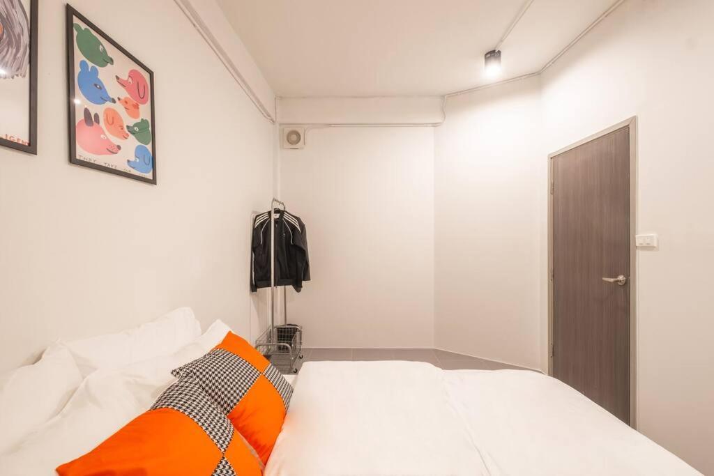 Apartment 5-br With 6mins Walk To Mrt Rama 9 *