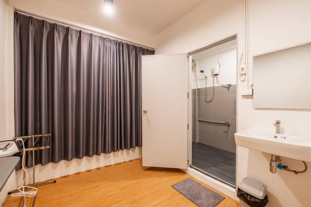 5-br With 6mins Walk To Mrt Rama 9