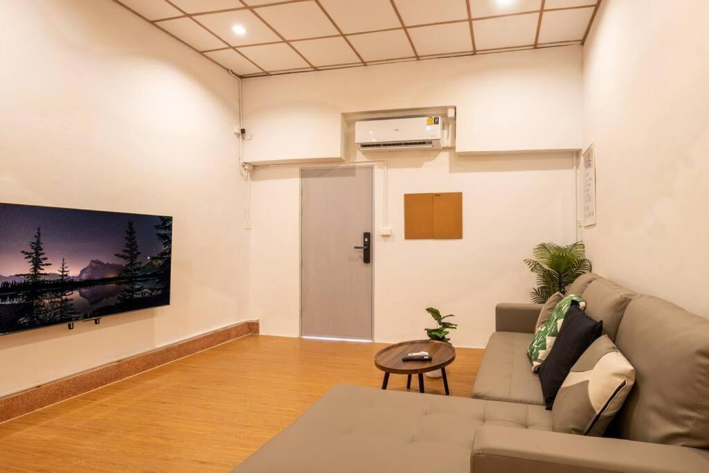 5-br With 6mins Walk To Mrt Rama 9 Apartment Bangkok