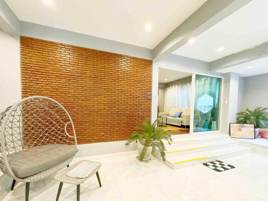 5brhouse Centre Silom 3min To Bts Saint Louis Pousada