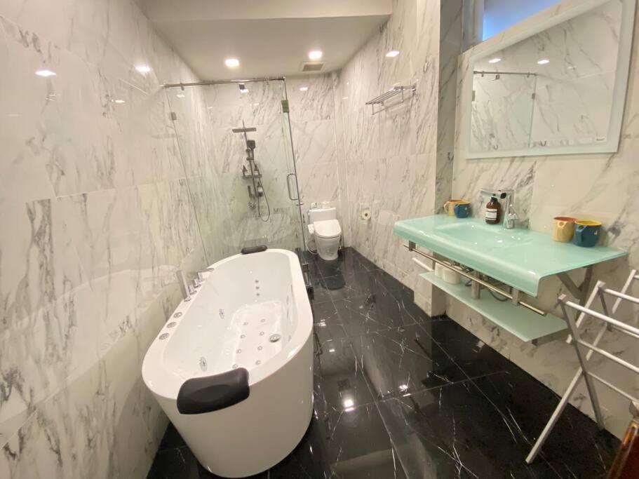 Biệt thự House 3 Rooms,silom,china Town,bts Surasak