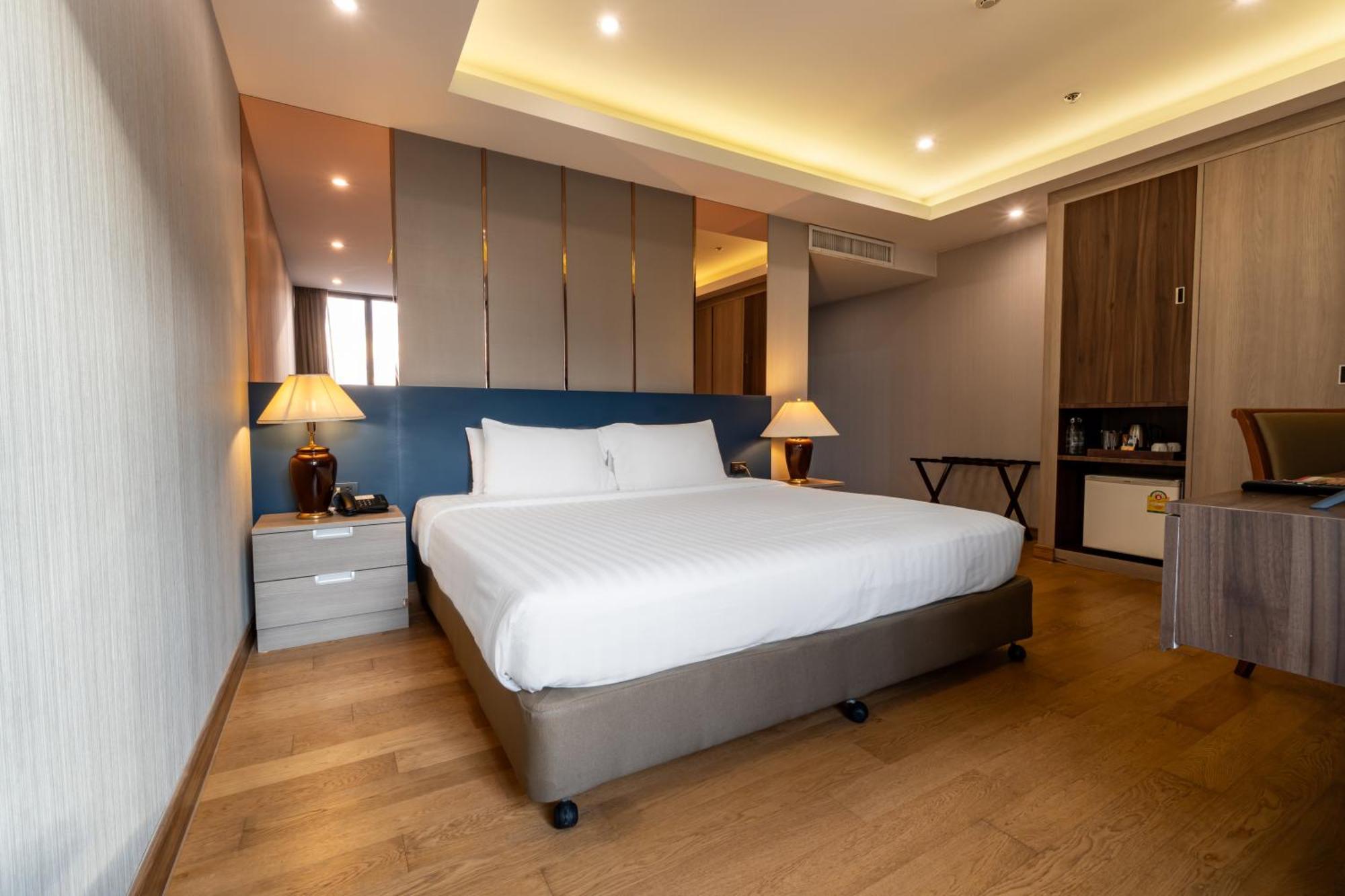 Rembrandt Residences Khách sạn 4*