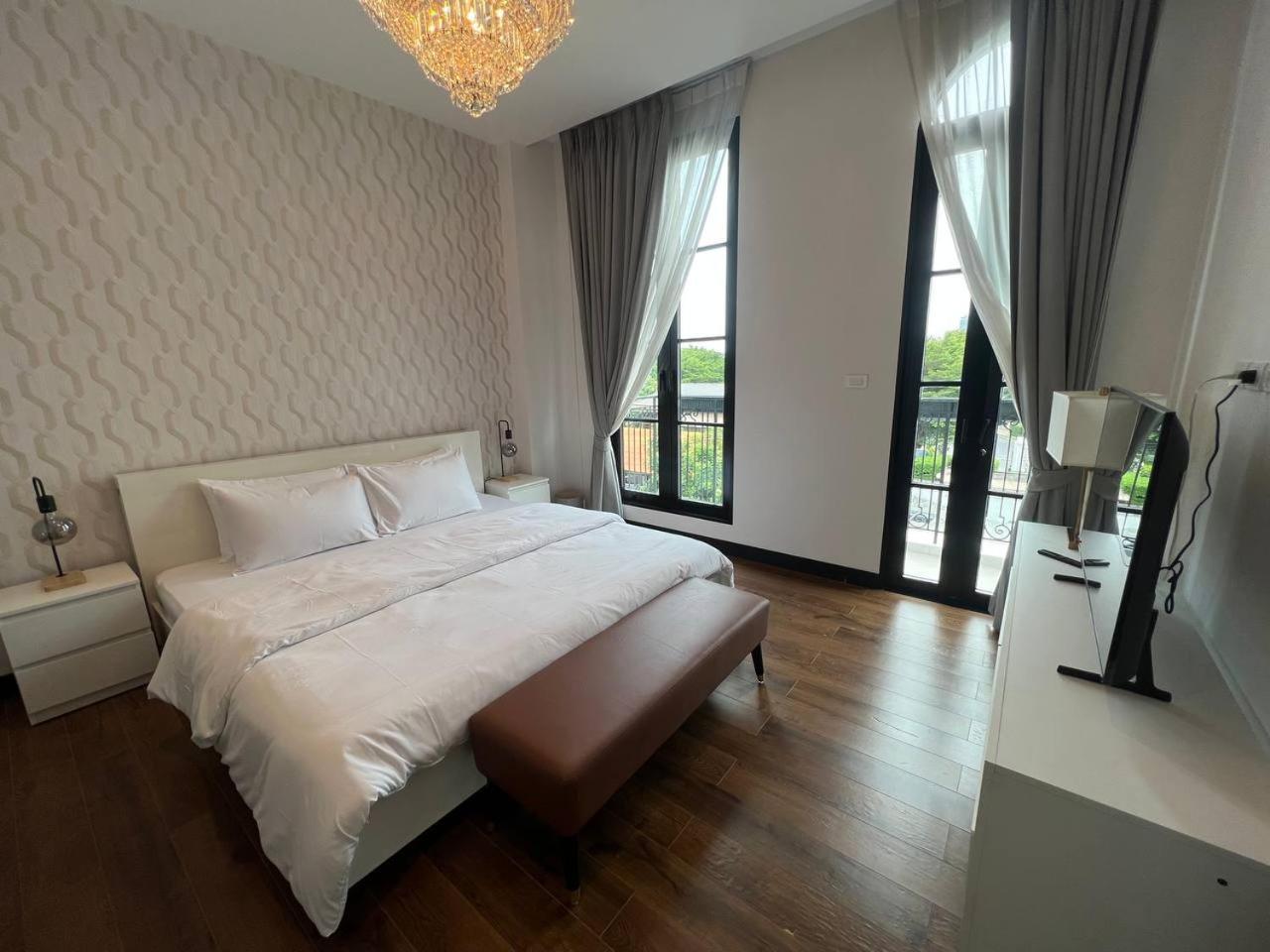 Luxury Pool 5br 12pax With Private Lift In Ekkamai Villa Bangkok