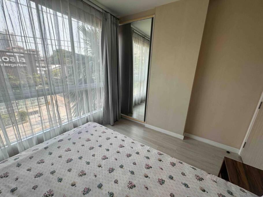 Sukhumvit 40 Two Bath Two Bedroom Two Balcony Appartement