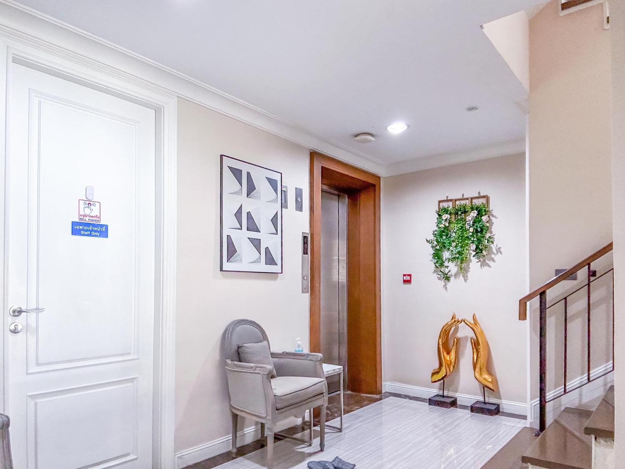 通罗 隐湖四卧豪华别墅 Hidden Pool 4 Bedroom Sukhumvit-thonglor Bts 5 Mins Villa