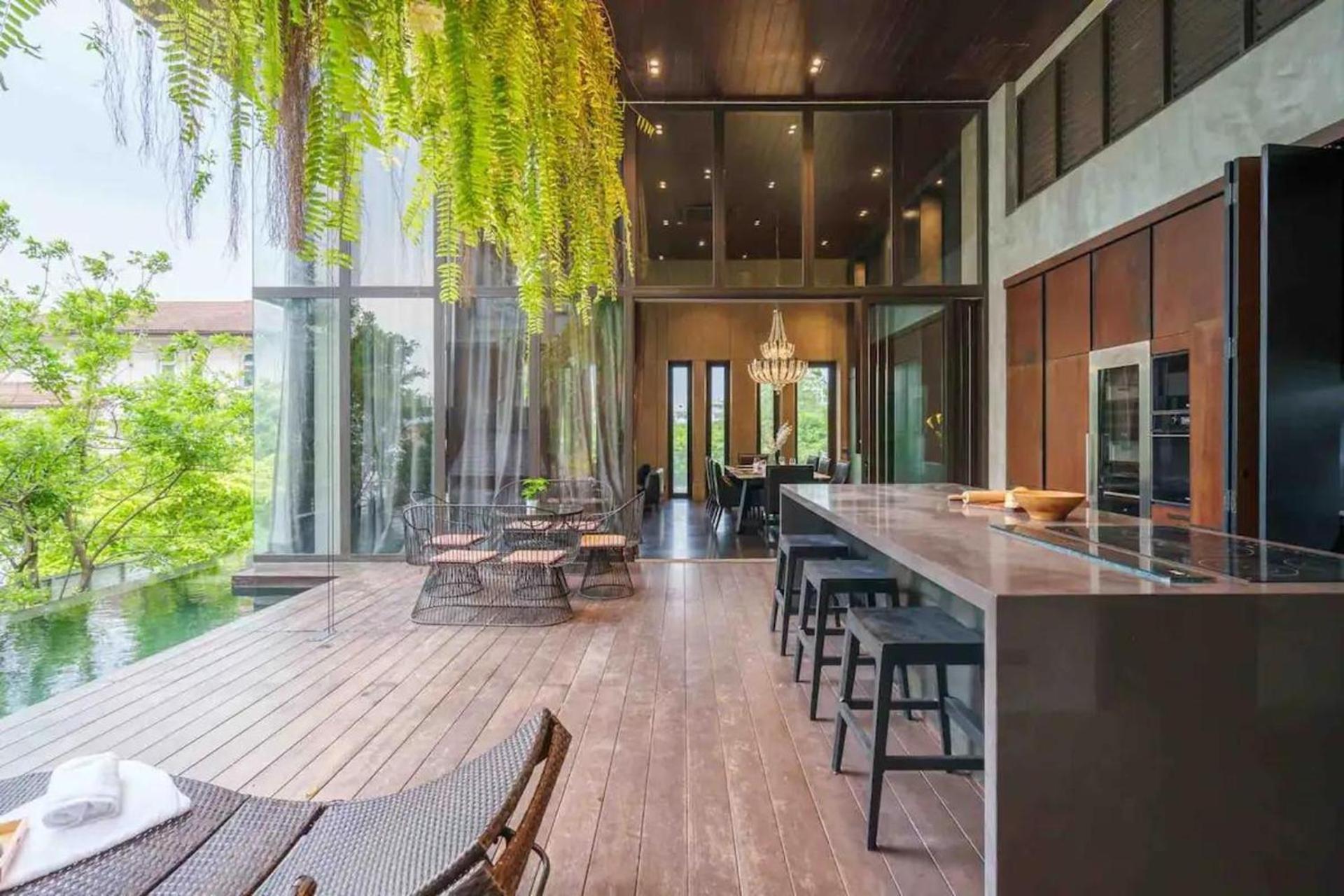 Luxury Pool With Jacuzzi & Lift By Thonglor Villa