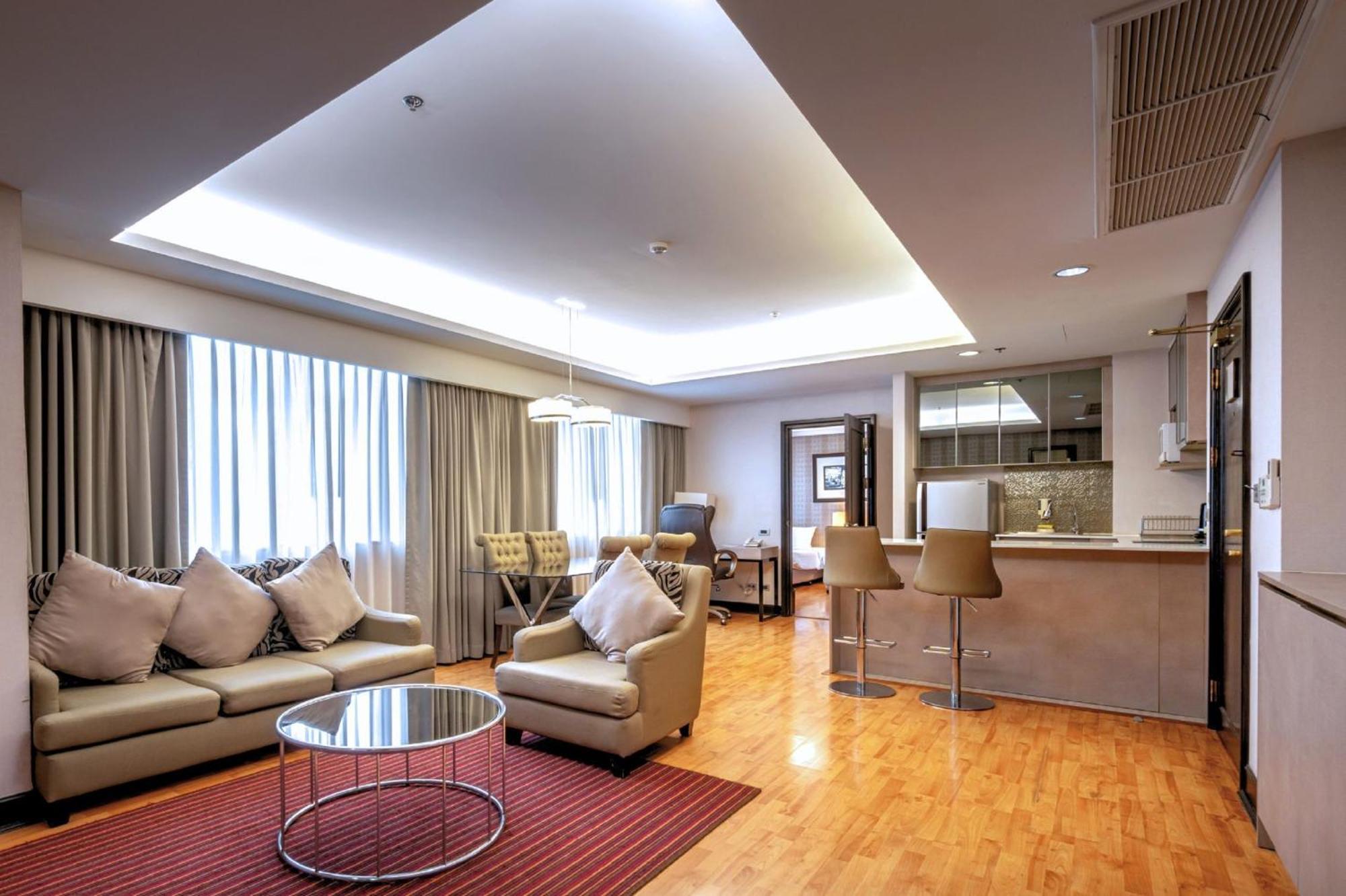 Khách sạn Rembrandt Residences