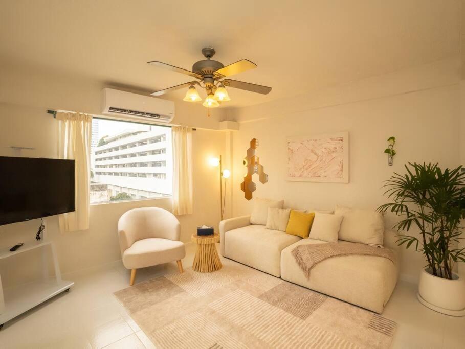 Luxurious 2-bedroom In Silom Center - 6a Apartment Bangkok