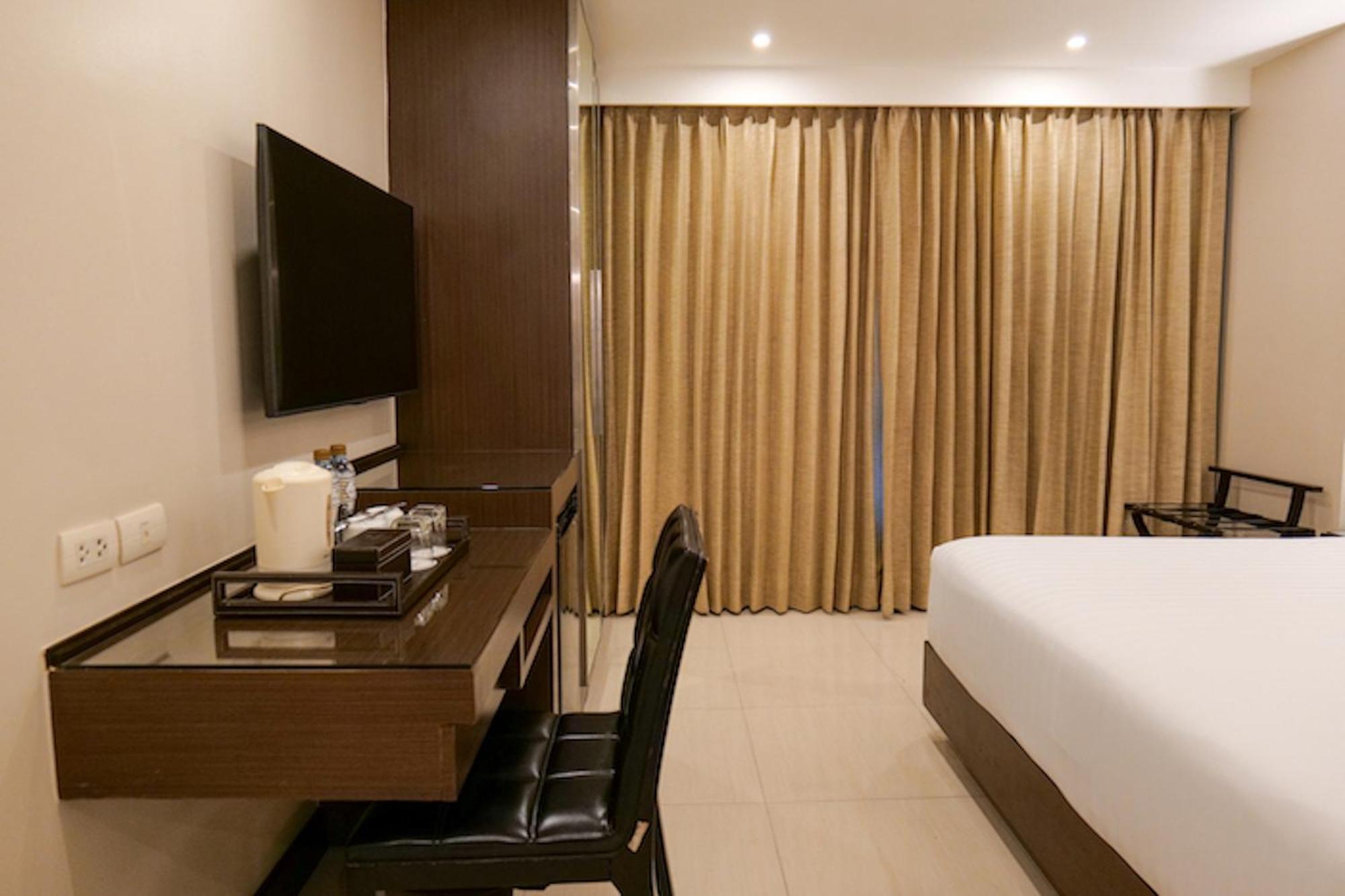Hotel The Prestige Nana 3*