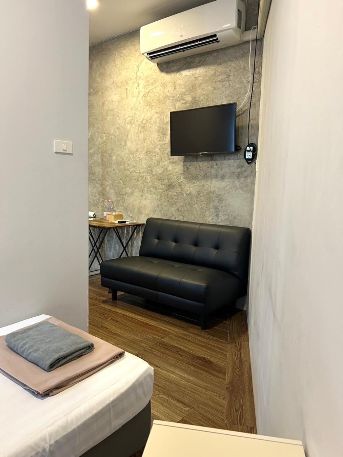 Udomsuk & Cafe - Bts Udomsuk Homestay