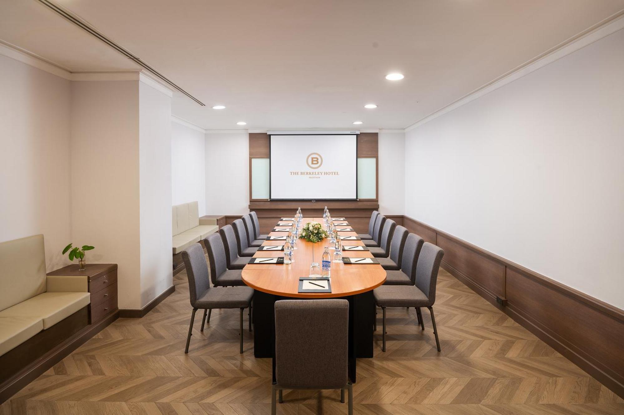 Hotel The Berkeley Pratunam - Sha Extra