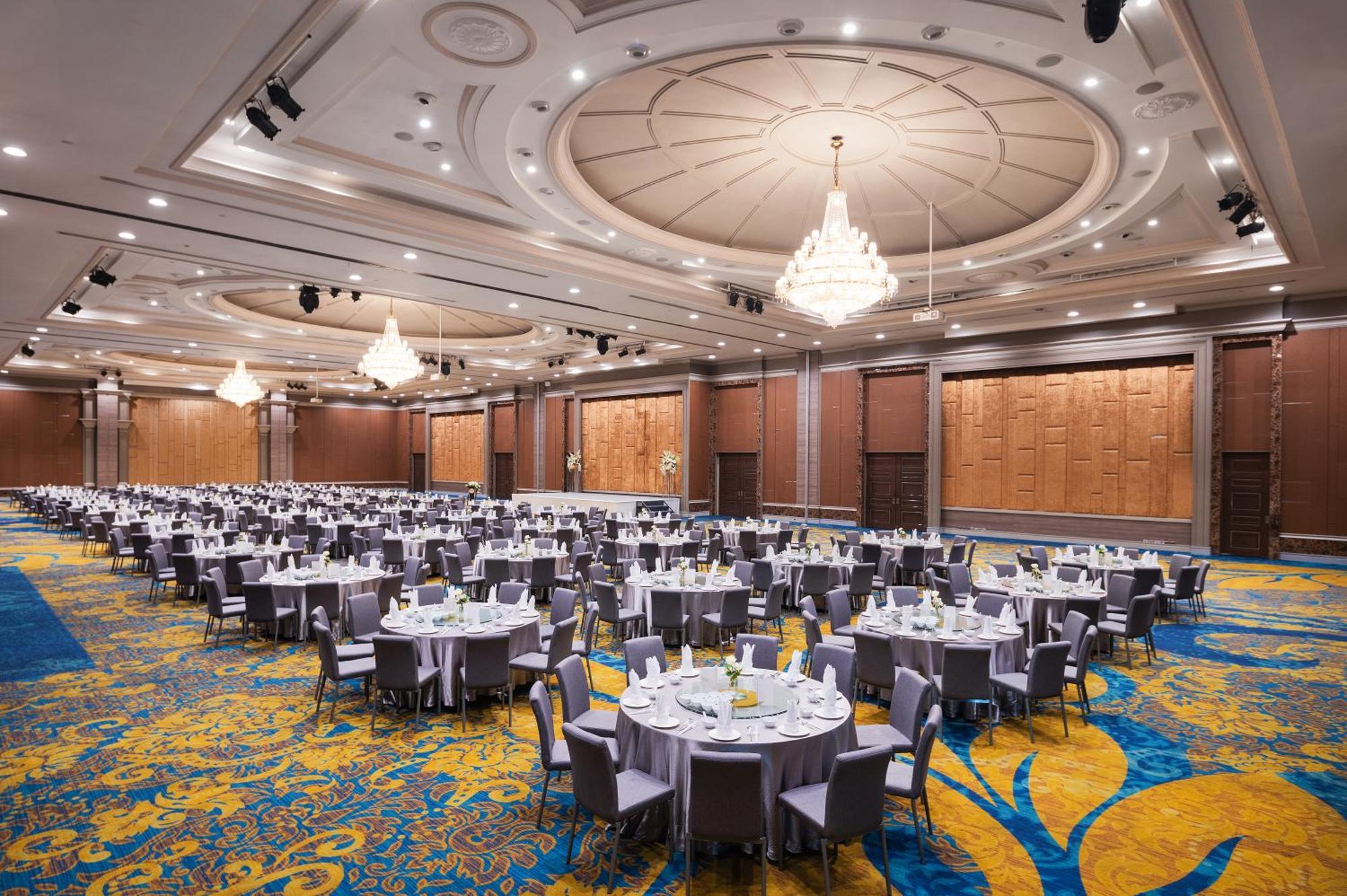 The Berkeley Pratunam - Sha Extra Hotel