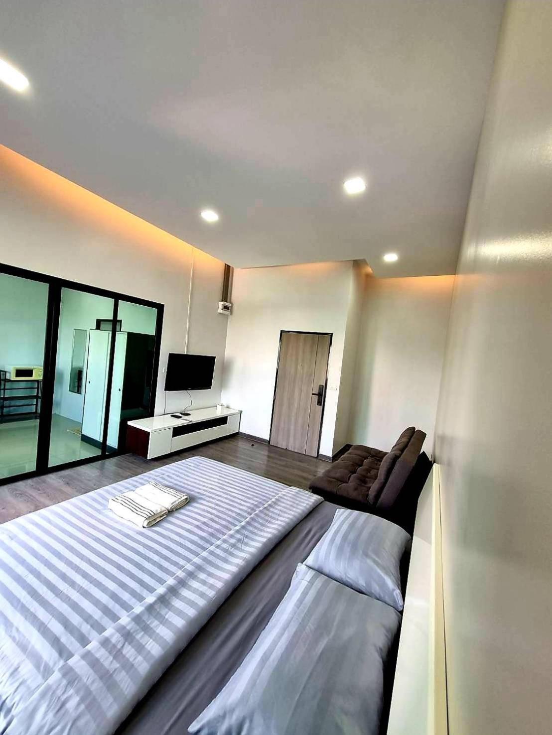 Aqua Residences: New Near Wutthakat Bts Station Bangkok