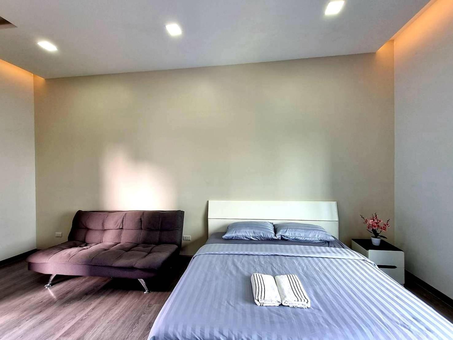 Apartment Aqua Residences: New Near Wutthakat Bts Station