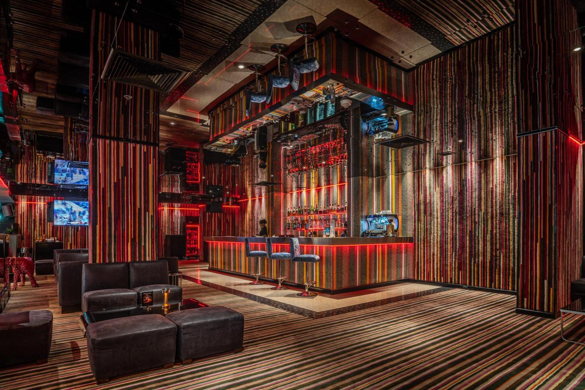 Night - Sukhumvit 15 Hotel 4*